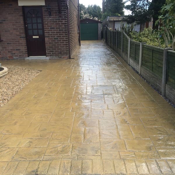Read more about the article Imprinted concrete cleaning